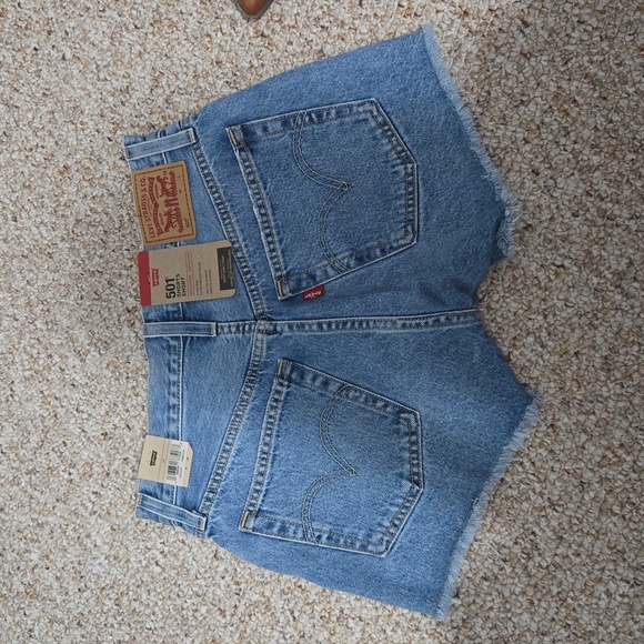 Levis 501 Button Fly Short - Picture 4 of 7